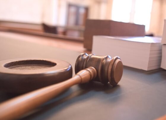 Mazo de juez en un tribunal