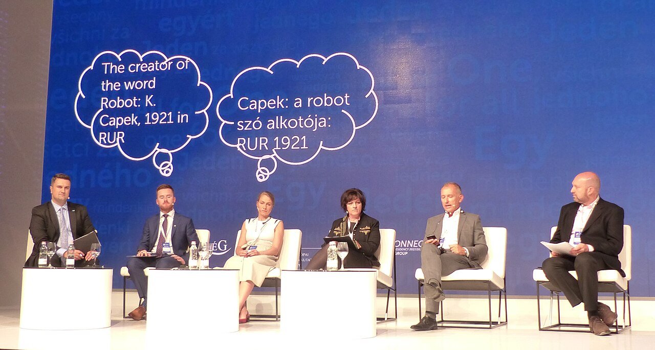 Robot y concepto de inteligencia artificial