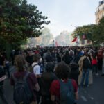 Agentes policiales y manifestantes durante una protesta estudiantil en París el 6 de octubre de 2026