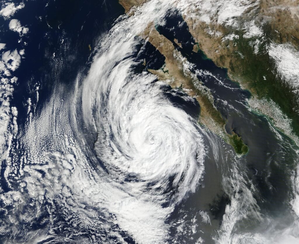 Imagen satelital de archivo del huracán Priscilla frente a México (2025)