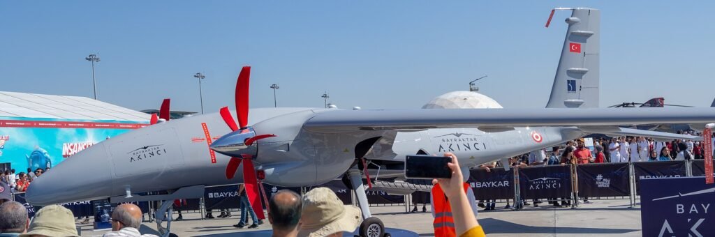 Dron Bayraktar Akıncı de Baykar (imagen de archivo; no es el Sivrisinek)