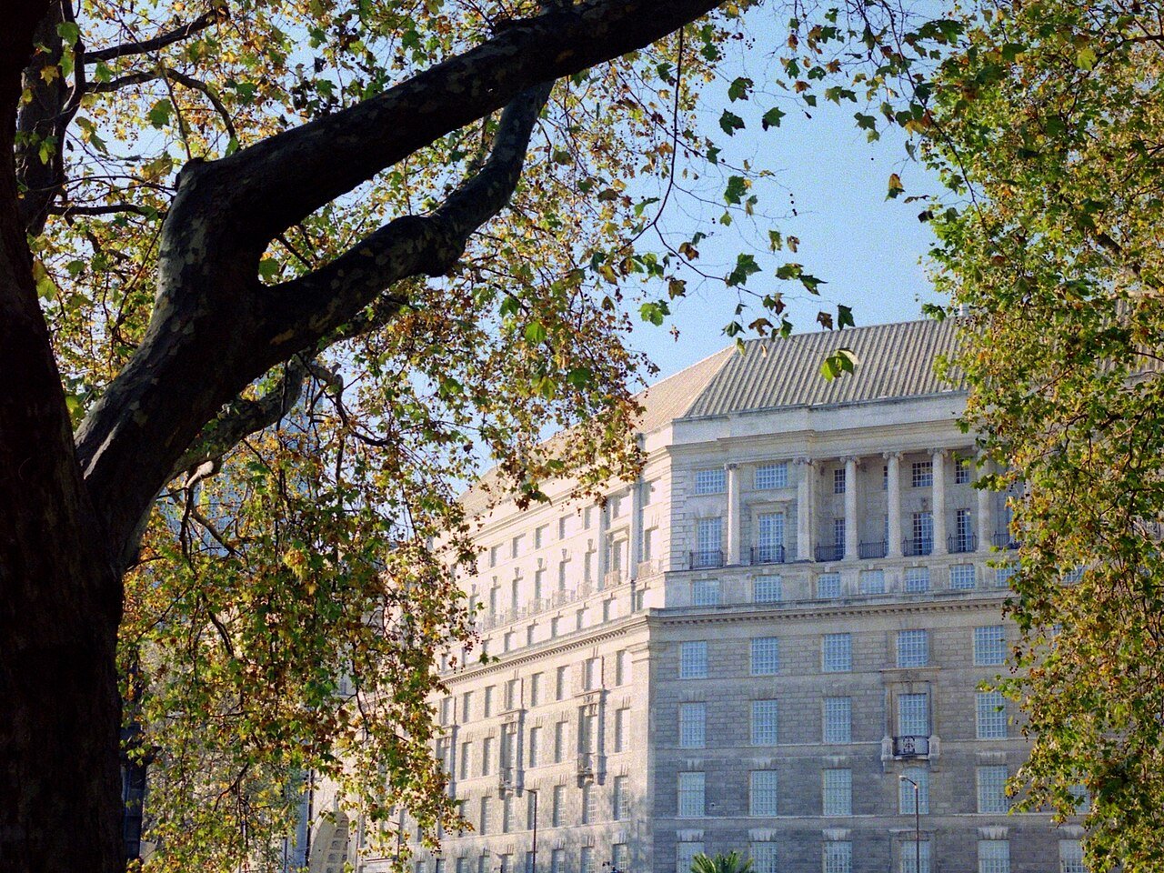 Fachada de Thames House, sede del MI5 en Londres